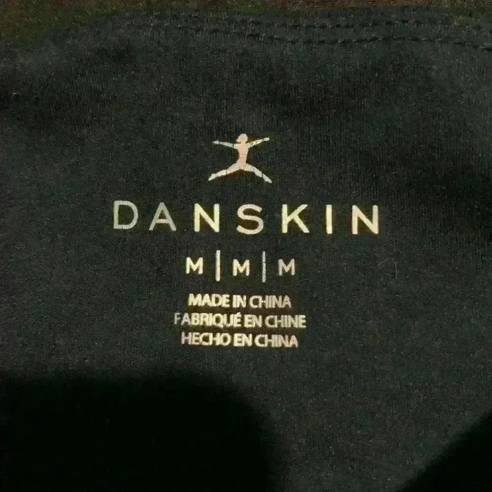 Dan skin leggings size M